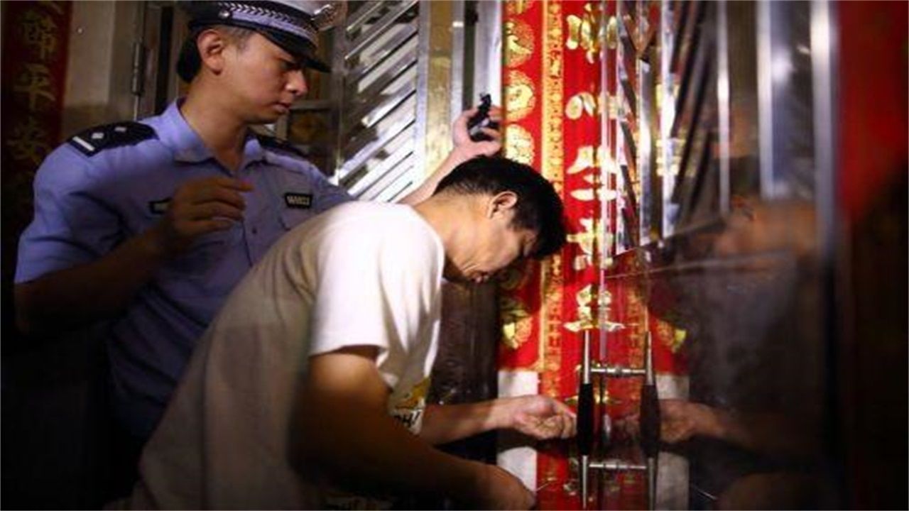 福州请开锁师傅开了锁后，师傅为什么一般都不进门，就算主人请也不进去？